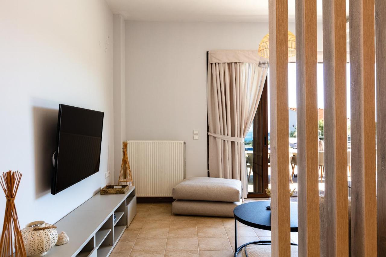 Villa Natura - With Private Heated Pool Tria Monastiria 외부 사진